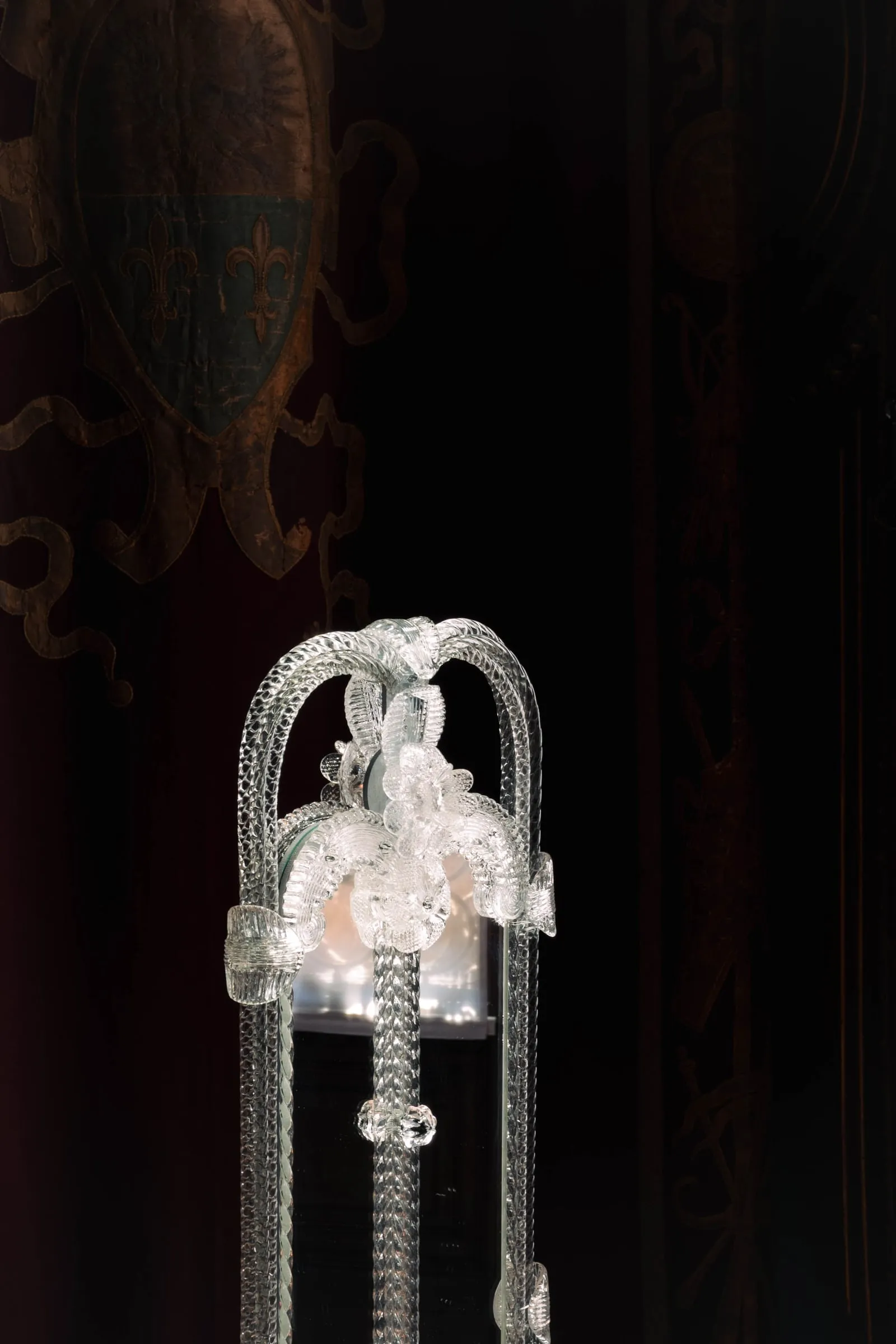 Close view of the Stemma Dining Chair back in cut and engraved Murano glass